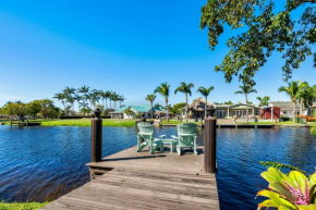 Classy N' Cozy Delray home! Pool with water view